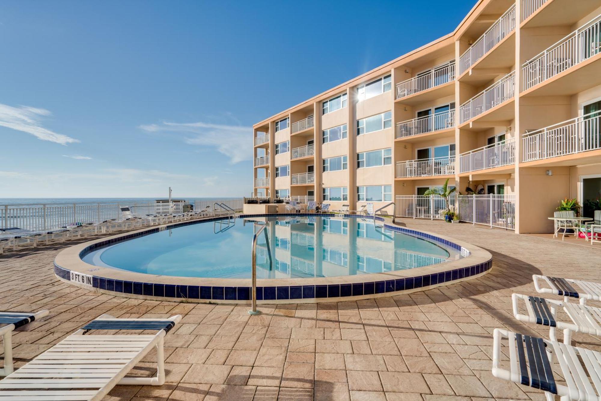 Paradise Beach Club - Oceanfront And Penthouse Satellite Beach Exterior foto